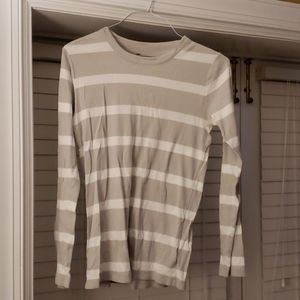 Ladies Gap shirt large